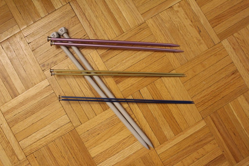 A Beginner's Guide to Circular Knitting Needle Sizes - Sintelli