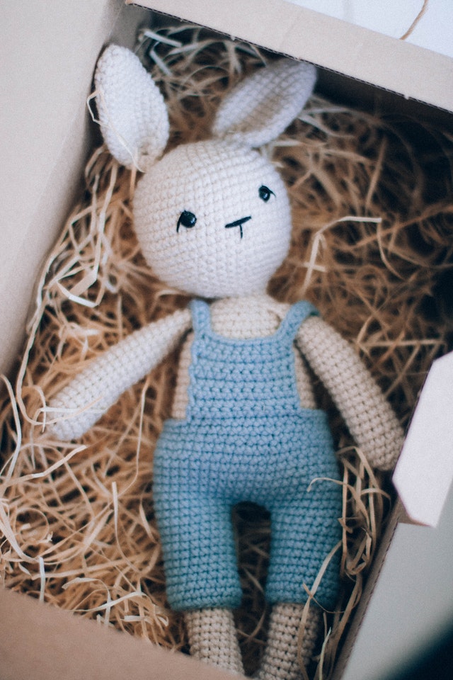 It's Fun to Make New Friends: Knit & Crocheted Stuffed Animals